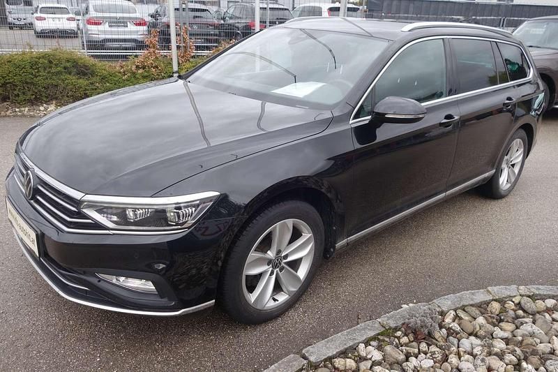 Gebraucht VW Passat Elegance 200 PS (147 kW) 2023 Schwarz Kombi