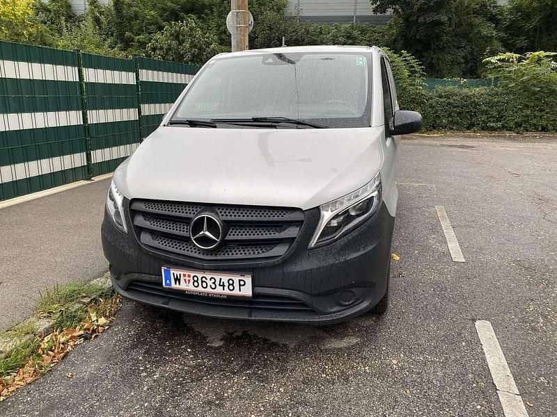 Gebraucht Mercedes Vito 163 PS (119 kW) 2018 Silber Van