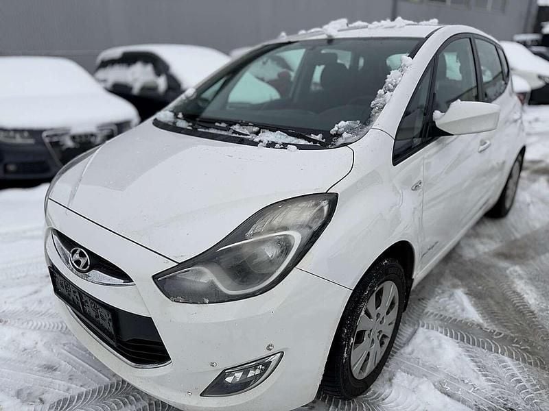 Gebraucht Hyundai ix20 90 PS (66 kW) 2012 Weiß Kleinwagen