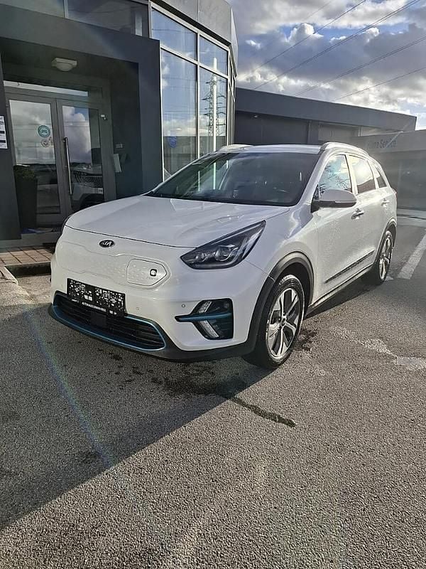 Gebraucht Kia e-Niro Gold 150 kW (204 PS) 2022 Weiß SUV