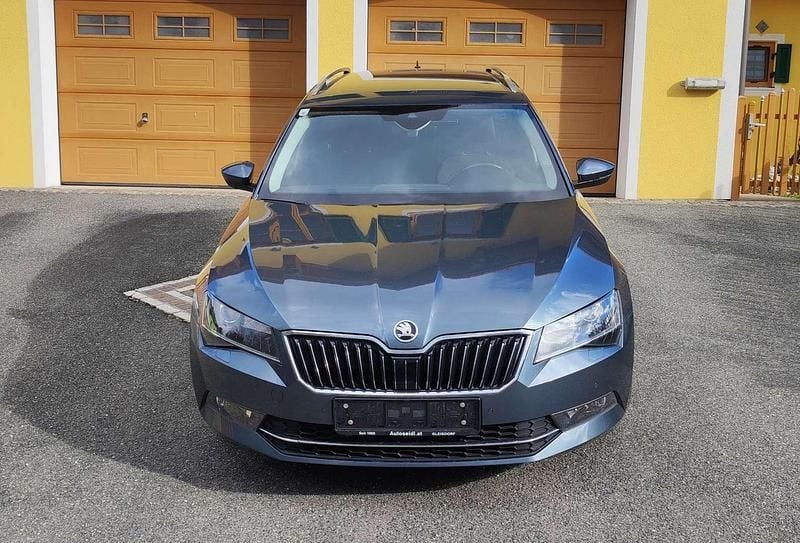 Gebraucht Skoda Superb Style 150 PS (110 kW) 2016 Grau Limousine