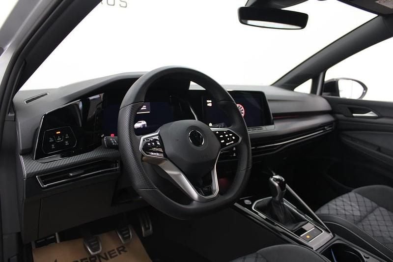 Gebraucht VW Golf VIII R-line 131 PS (96 kW) 2022 Silber  metallic Limousine