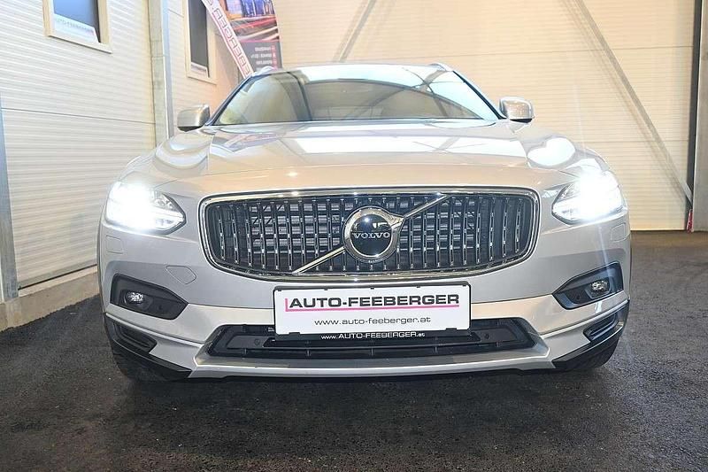 Gebraucht Volvo V90 CC Ultimate 235 PS (172 kW) 2022 Silber Kombi