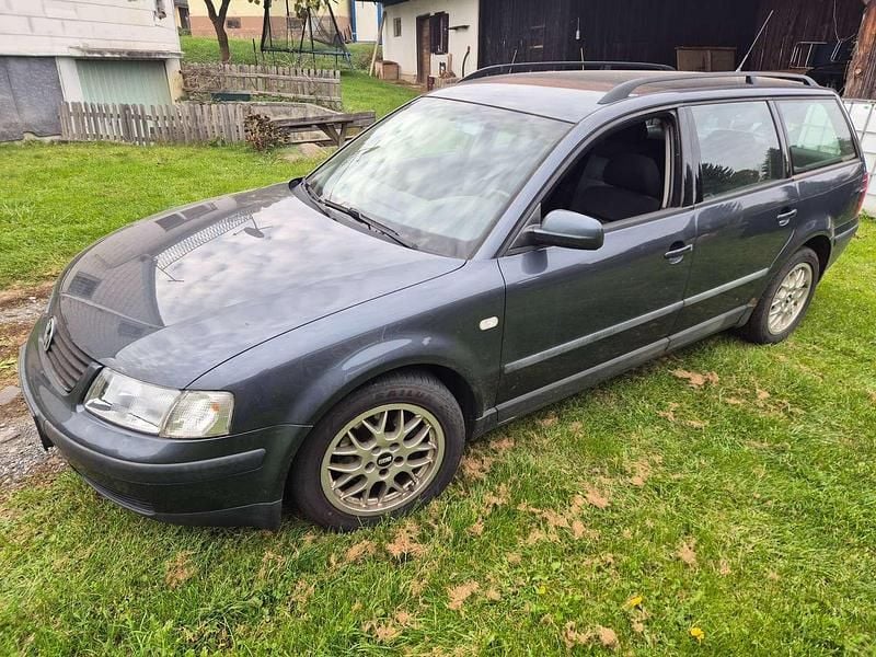 Gebraucht VW Passat Comfortline 116 PS (85 kW) 2000 Blau Kombi