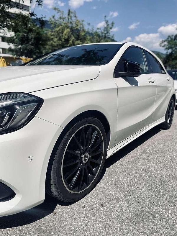 Gebraucht 2017 Mercedes A180 AMG line Limousine | € 18.500 (Etwas zu teuer) - Bild 1/4