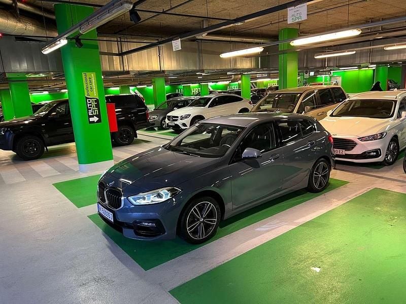 Grau Gebraucht 2019 BMW 118 Kleinwagen | € 22.900 (Fairer Preis) - Bild 1/4