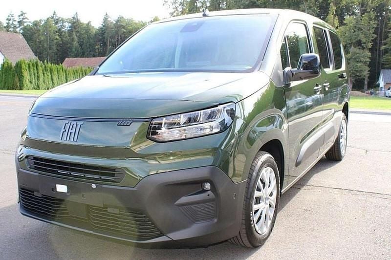 Neu Fiat Doblò 131 PS (96 kW) 2025 Schwarz Van / Kleinbus