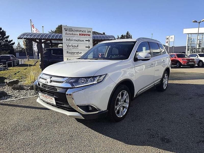 Weiß Gebraucht 2018 Mitsubishi Outlander Intense+ SUV | € 11.990 (Guter Preis) - Bild 1/4