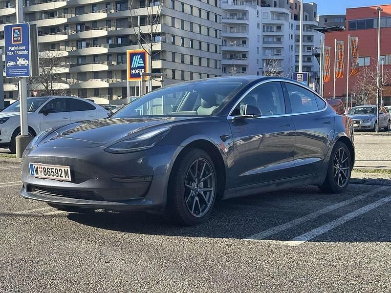 Gebraucht 2019 Tesla Model 3 Standard Range Limousine | € 18.900 (Guter Preis) - Bild 1/4