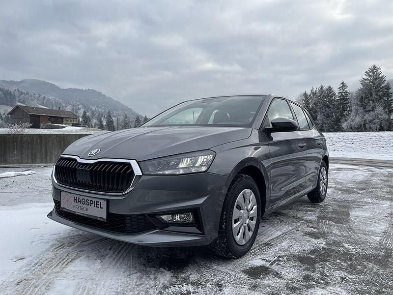 Neu Skoda Fabia 80 PS (58 kW) 2025 Grau Limousine