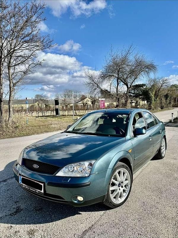 Gebraucht Ford Mondeo 131 PS (96 kW) 2003 Limousine