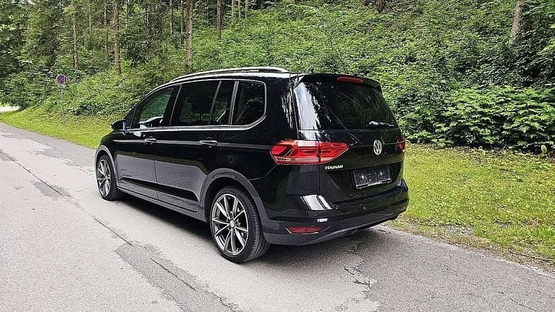 Gebraucht VW Touran Comfortline 110 PS (80 kW) 2016 Schwarz Van / Kleinbus