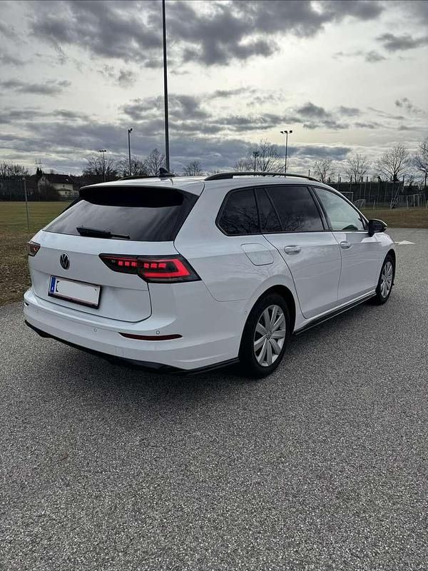 Gebraucht VW Golf VIII Sport 150 PS (110 kW) 2025 Weiß Kombi