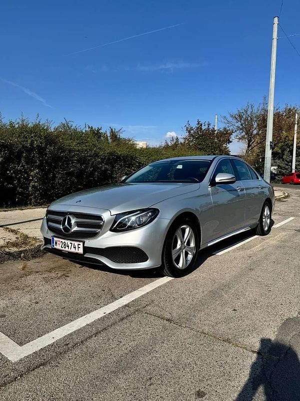 Silber Gebraucht 2016 Mercedes E220 Avantgarde | € 29.500 (Superpreis) - Bild 1/4