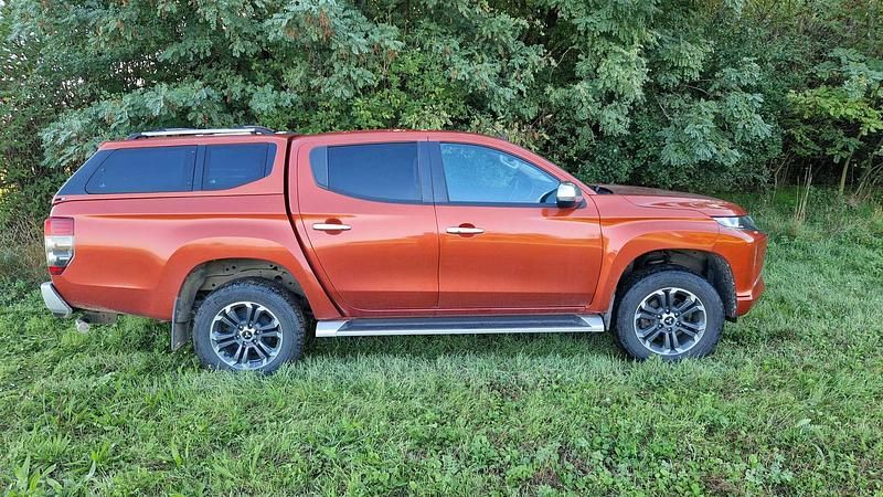 Gebraucht Mitsubishi L200 Intense 150 PS (110 kW) 2021 Orange Abholung