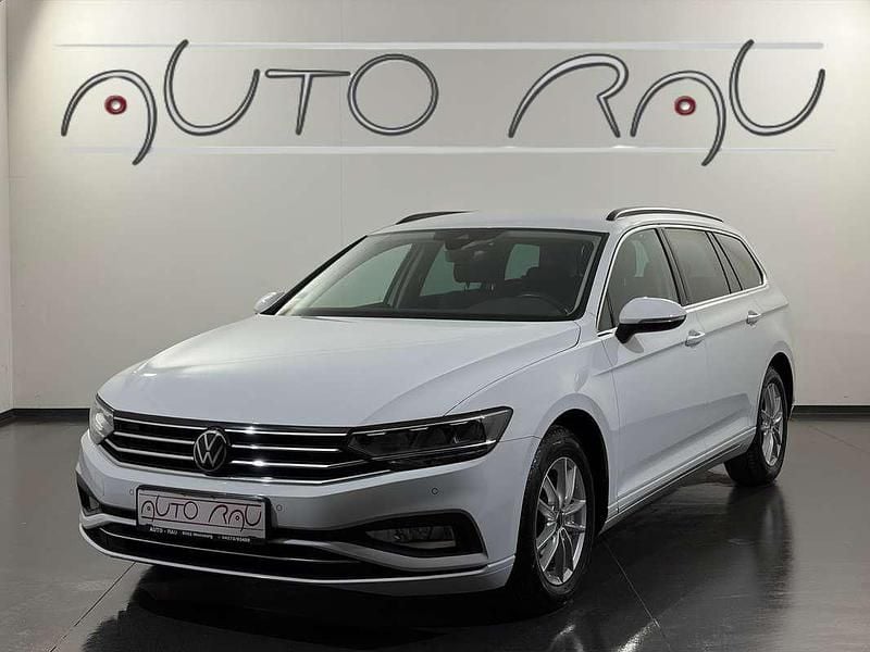 Weiß Gebraucht 2022 VW Passat Business Kombi | € 19.990 (Superpreis) - Bild 1/4