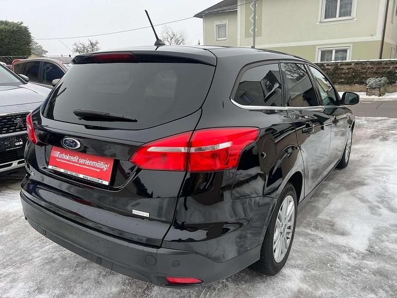 Gebraucht Ford Focus Titanium 101 PS (74 kW) 2018 Schwarz Kombi