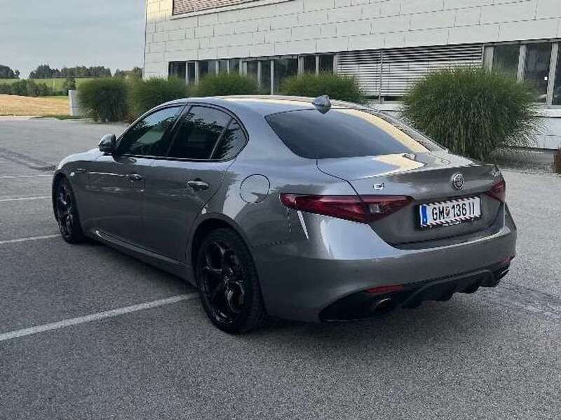 Grau Gebraucht 2016 Alfa Romeo Giulia Veloce Limousine | € 19.999 (Superpreis) - Bild 1/4