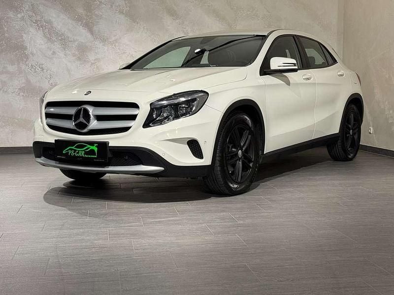 Gebraucht Mercedes GLA180 109 PS (80 kW) 2016 Weiß SUV