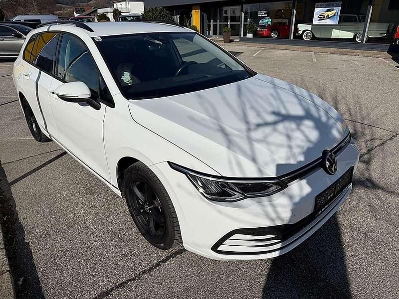 Gebraucht VW Golf VIII Life 116 PS (85 kW) 2024 Weiß Kombi