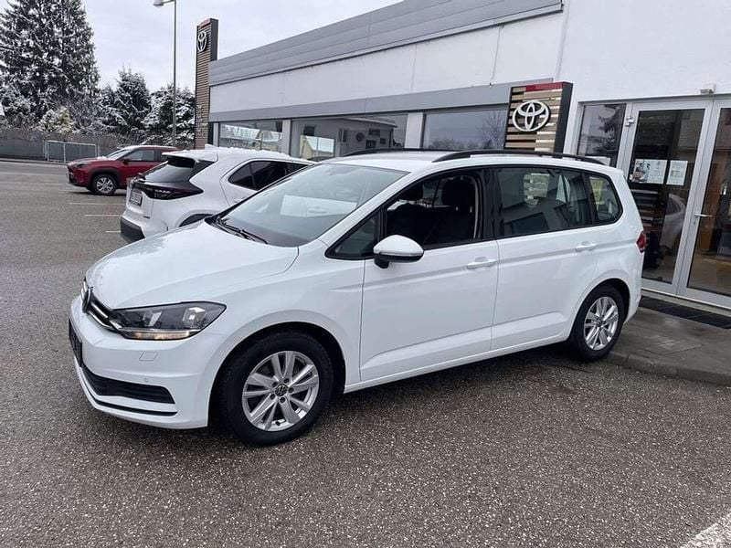 Gebraucht VW Touran 122 PS (89 kW) 2021 Weiß Van / Kleinbus
