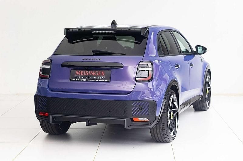 Neu Abarth 600e Scorpionissima 207 kW (282 PS) 2025 Violett SUV