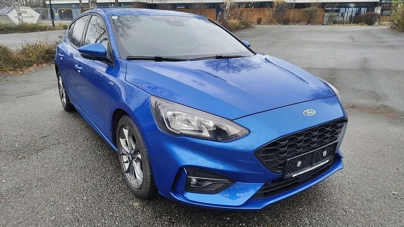 Gebraucht Ford Focus ST-Line X 125 PS (91 kW) 2022 Blau Limousine