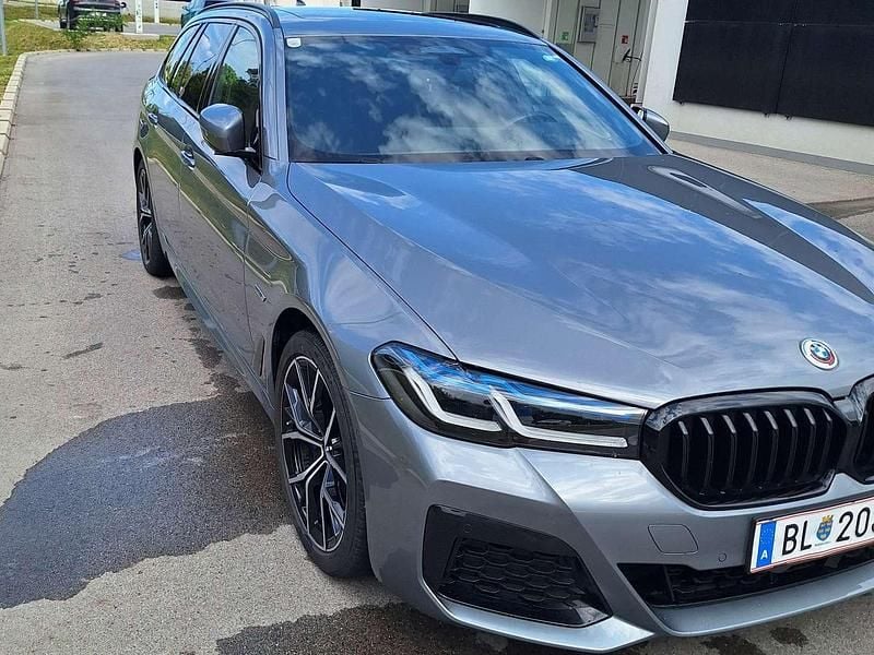 Gebraucht BMW 530 184 PS (135 kW) 2022 Grau Kombi