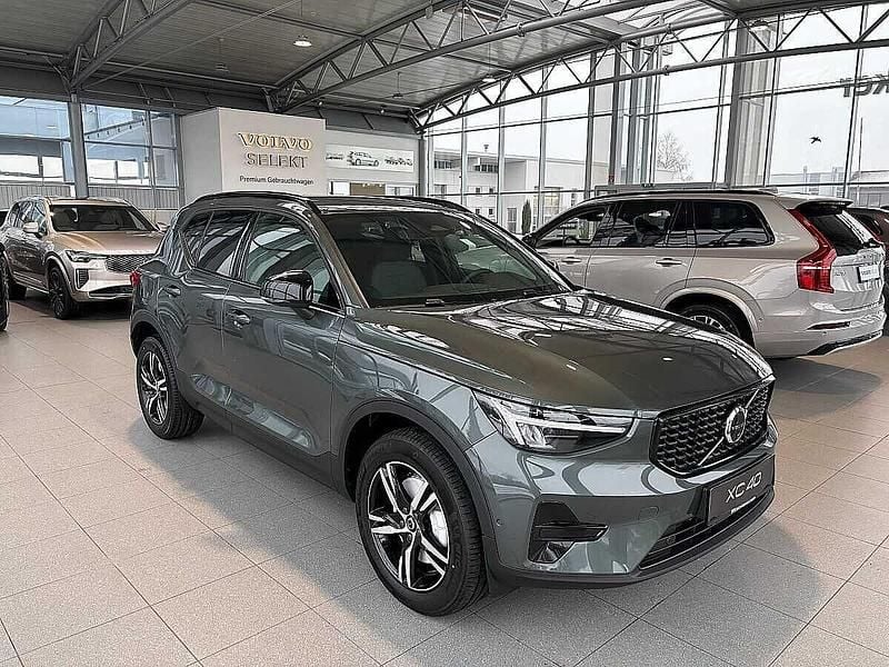 Gebraucht Volvo XC40 163 PS (119 kW) 2026 Grün SUV