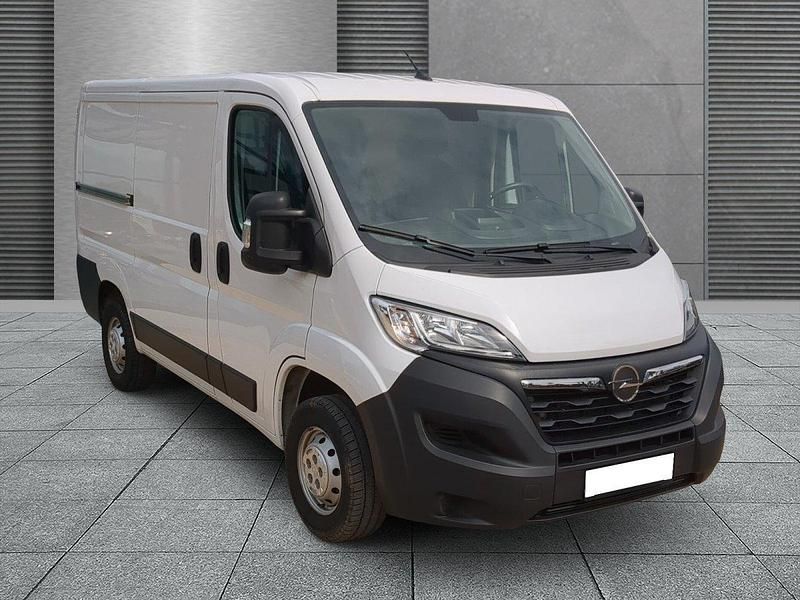 Weiß Gebraucht 2023 Opel Movano Edition Van | € 33.539 (Etwas zu teuer) - Bild 1/4