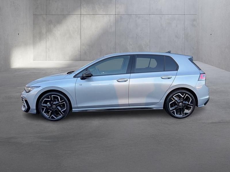 Neu VW Golf VIII Sport 116 PS (85 kW) 2025 Silber  metallic Limousine