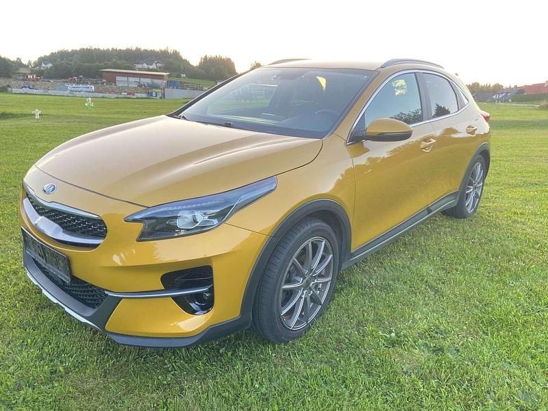 Gold Gebraucht 2020 Kia XCeed Gold SUV | € 15.800 (Fairer Preis) - Bild 1/4