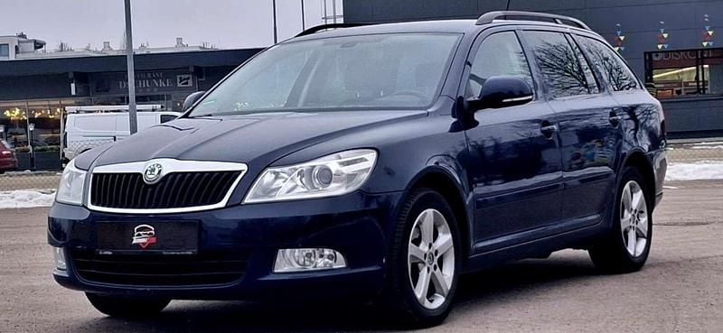 Blau Gebraucht 2012 Skoda Octavia Kombi | € 5.990 (Fairer Preis) - Bild 1/4