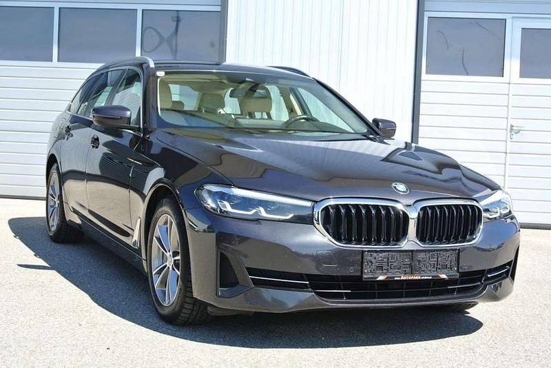 Gebraucht BMW 530 Performance 286 PS (210 kW) 2022 Grau Kombi