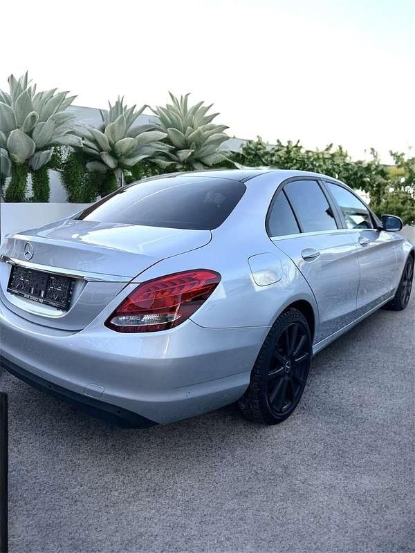 Gebraucht Mercedes C180 Avantgarde 116 PS (85 kW) 2017 Limousine