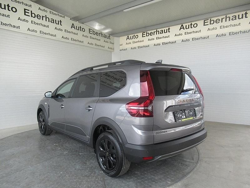 Neu Dacia Jogger Extreme 110 PS (80 kW) 2025 Grau Van / Kleinbus