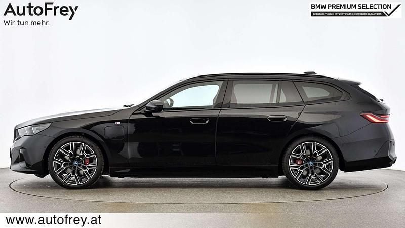Gebraucht BMW 530e Efficient Dynamics 299 PS (219 kW) 2025 Schwarz Kombi