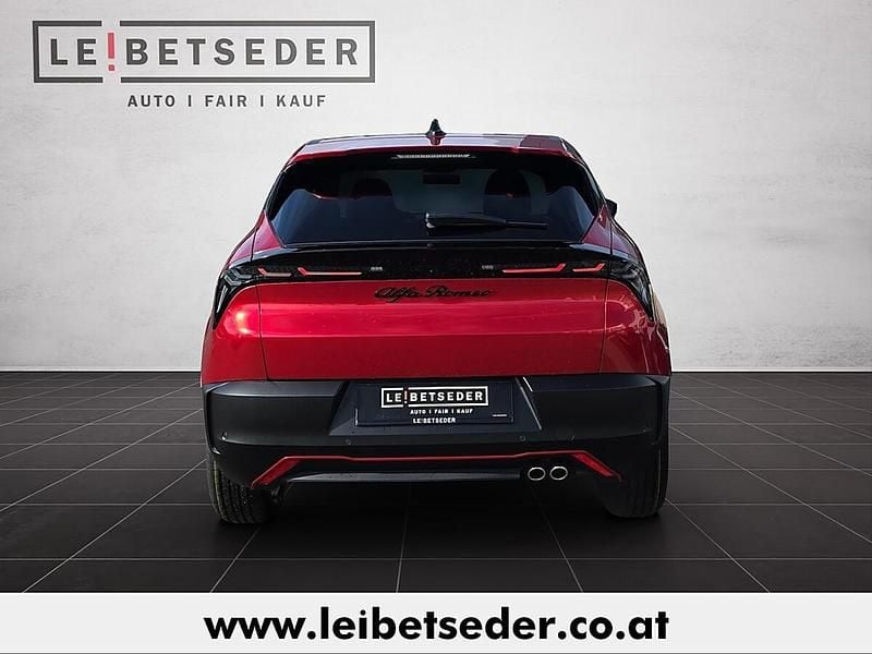 Neu Alfa Romeo GT Junior Edizione Speciale 136 PS (100 kW) 2025 Rot SUV