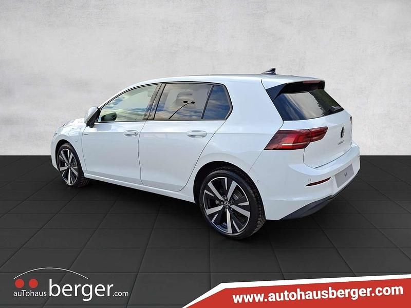 Neu VW Golf VIII 150 PS (110 kW) 2025 Weiß Limousine