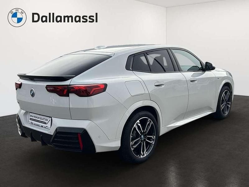 Gebraucht BMW iX2 150 kW (204 PS) 2025 Weiß SUV