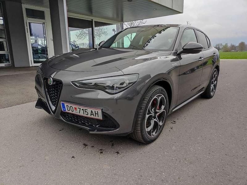 Grau Gebraucht 2025 Alfa Romeo Stelvio Veloce SUV | € 66.790 - Bild 1/4