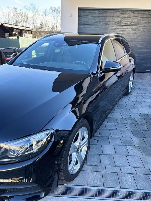 Gebraucht Mercedes E220 AMG 194 PS (142 kW) 2018 Kombi