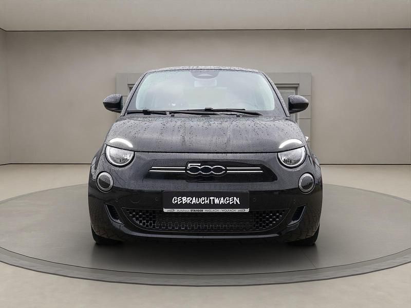 Schwarz Gebraucht 2023 Fiat 500e Icon Kleinwagen | € 21.978 (Fairer Preis) - Bild 1/4