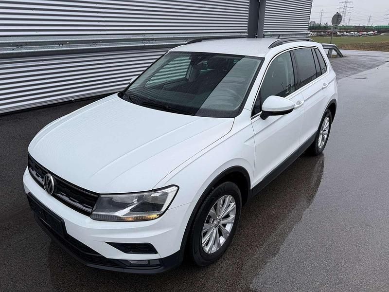 Weiß Gebraucht 2020 VW Tiguan Comfortline SUV | € 21.500 (Superpreis) - Bild 1/4