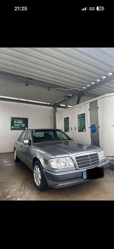 Gebraucht Mercedes E300 143 PS (105 kW) 1989 Limousine