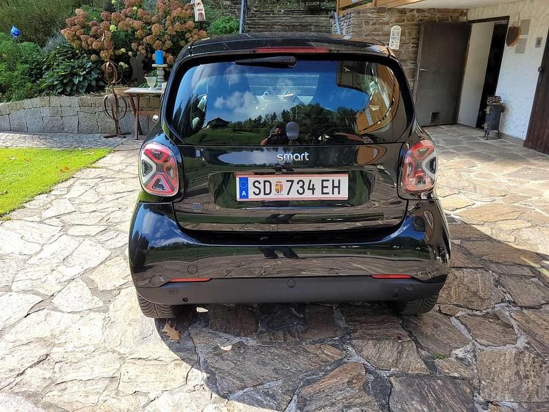 Gebraucht Smart ForTwo Coupé 60 kW (82 PS) 2021 Schwarz Kleinwagen