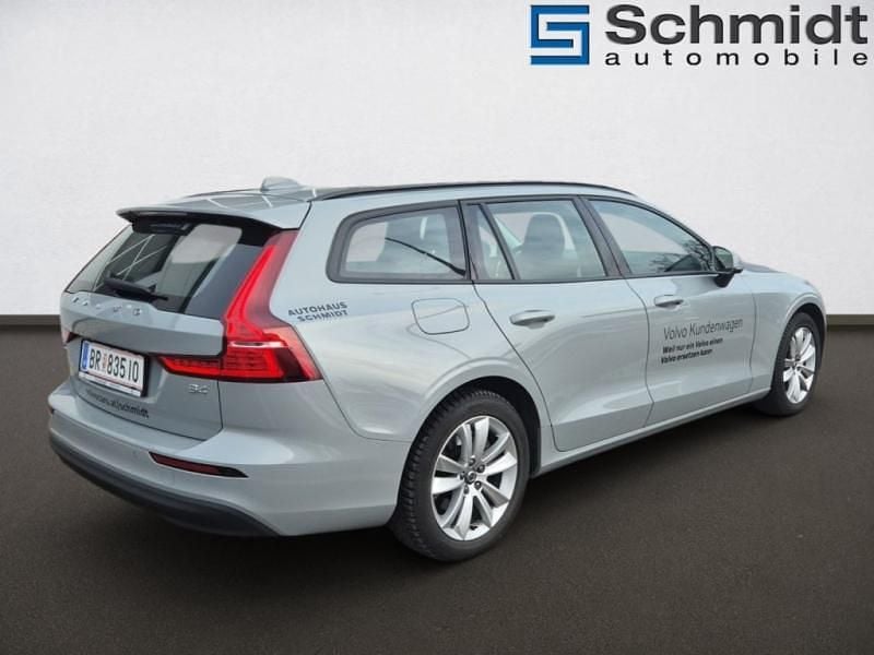 Gebraucht Volvo V60 Core 197 PS (144 kW) 2025 Grau Kombi