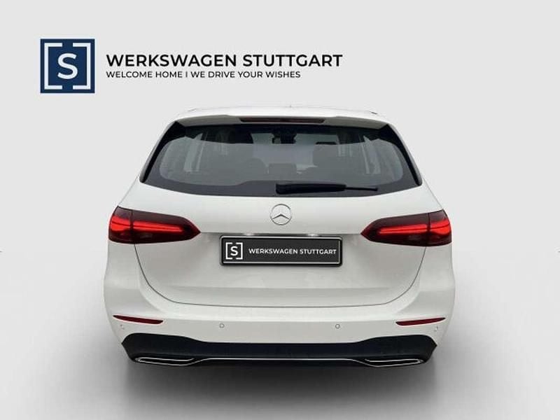 Gebraucht Mercedes B200 Advanced 150 PS (110 kW) 2024 Weiß Van / Kleinbus