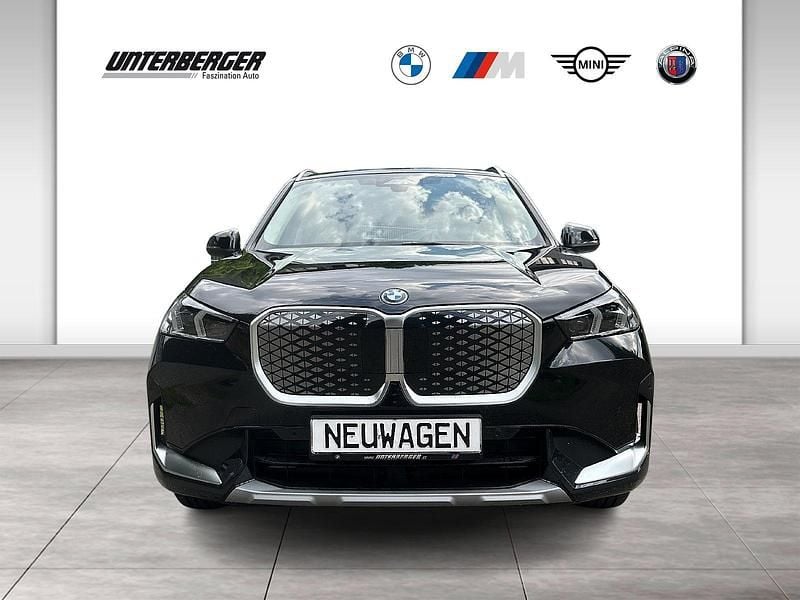 Neu BMW iX1 xLine 225 kW (306 PS) 2025 Schwarz SUV