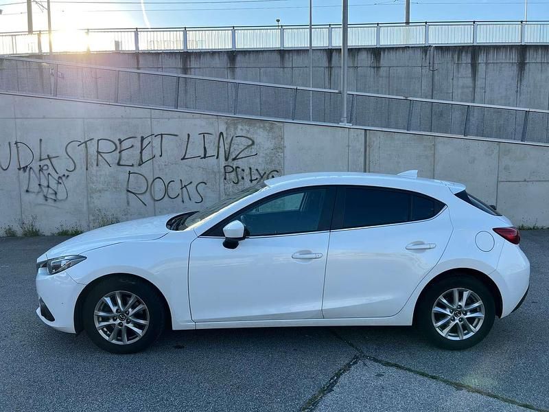 Gebraucht Mazda 3 Inclusive 105 PS (77 kW) 2016 Weiß Limousine